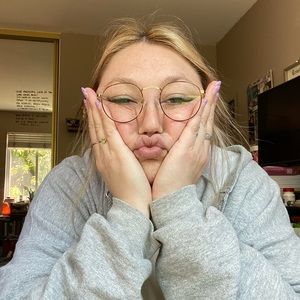 Meet your Posher, Tina